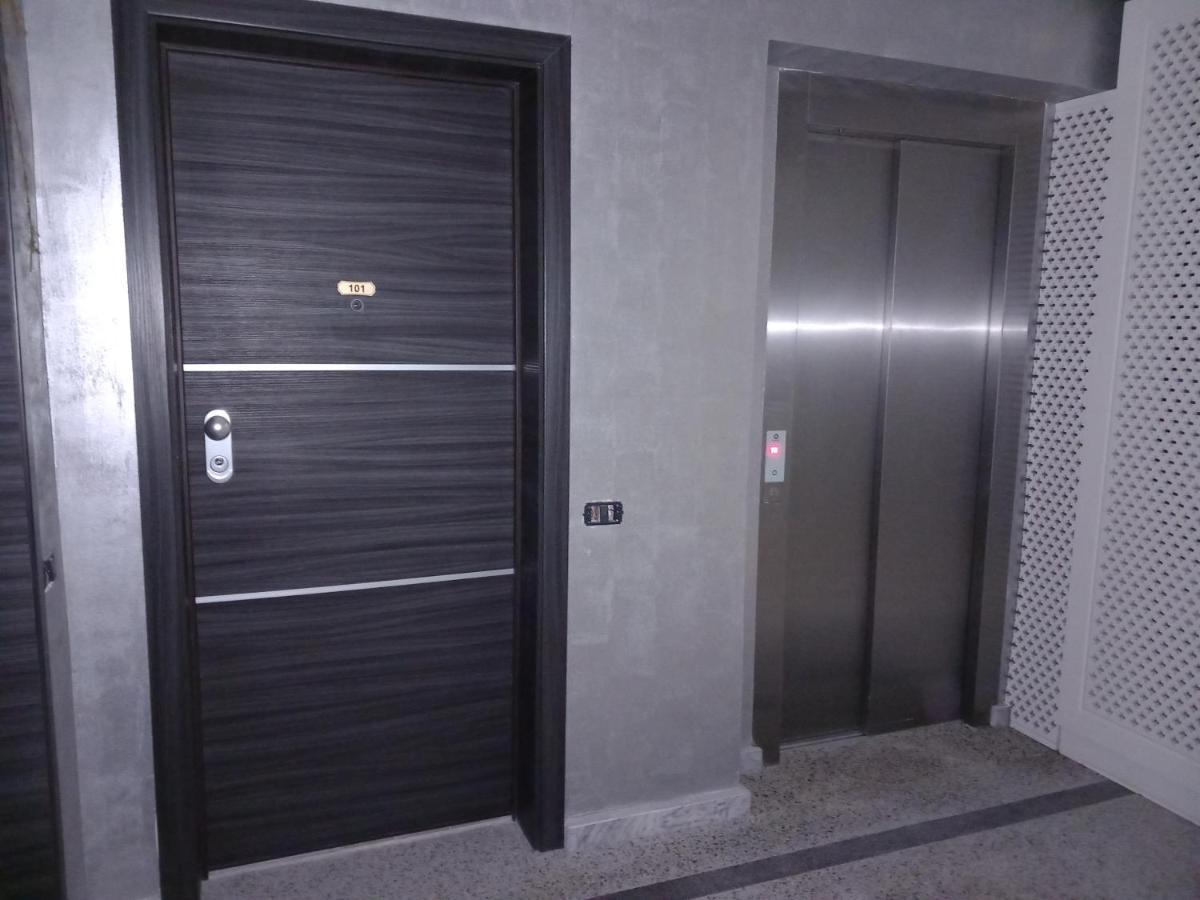 Joe Studio Apartment Мамая Екстериор снимка